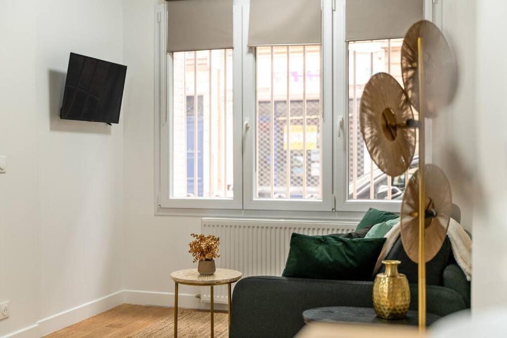 Perfect Emplacement Paris - Metro 1 Min - Tour Eiffel 10Min - Netflix Exterior photo